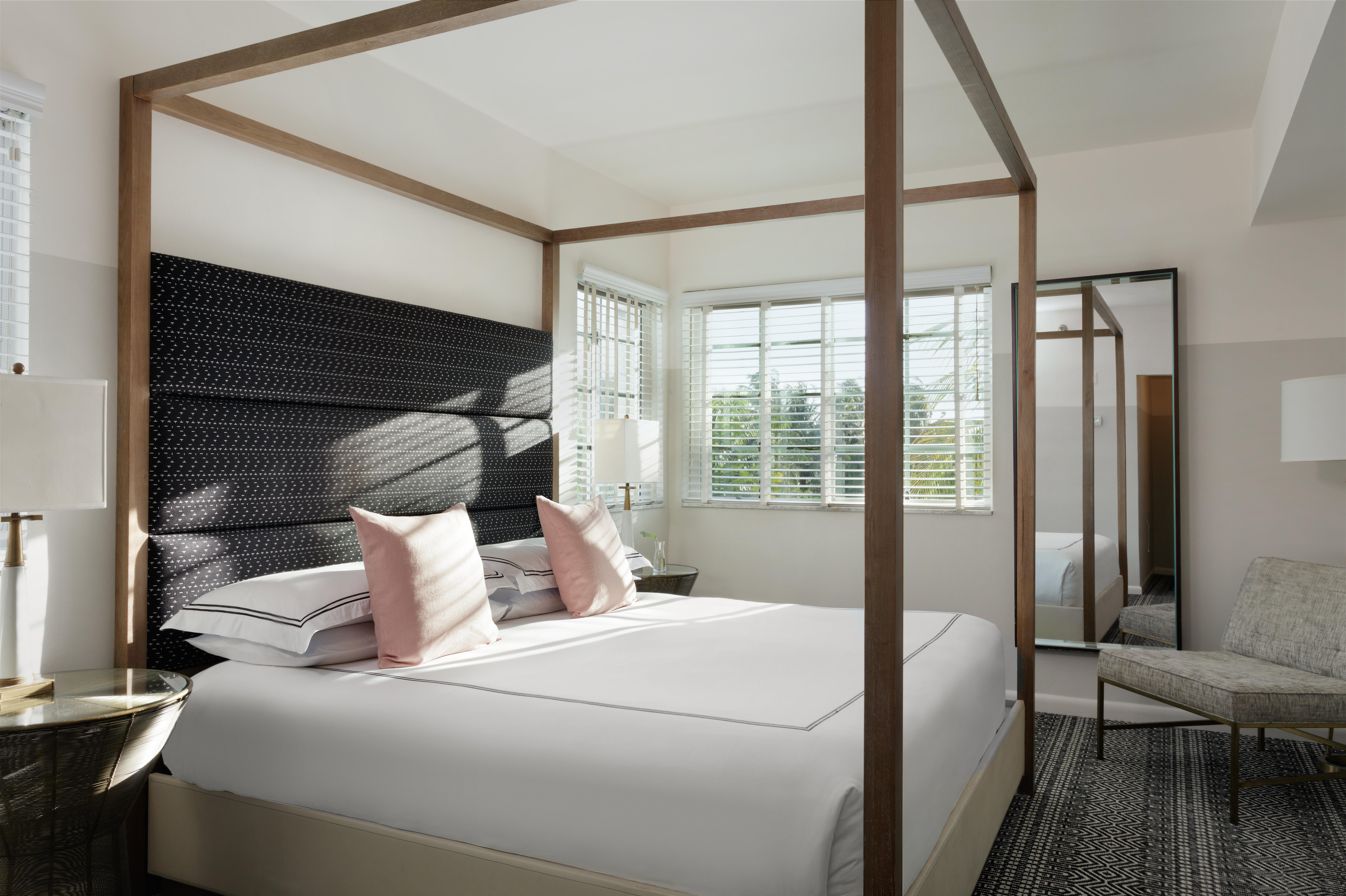Kimpton Surfcomber Hotel By Ihg Маями Бийч Екстериор снимка