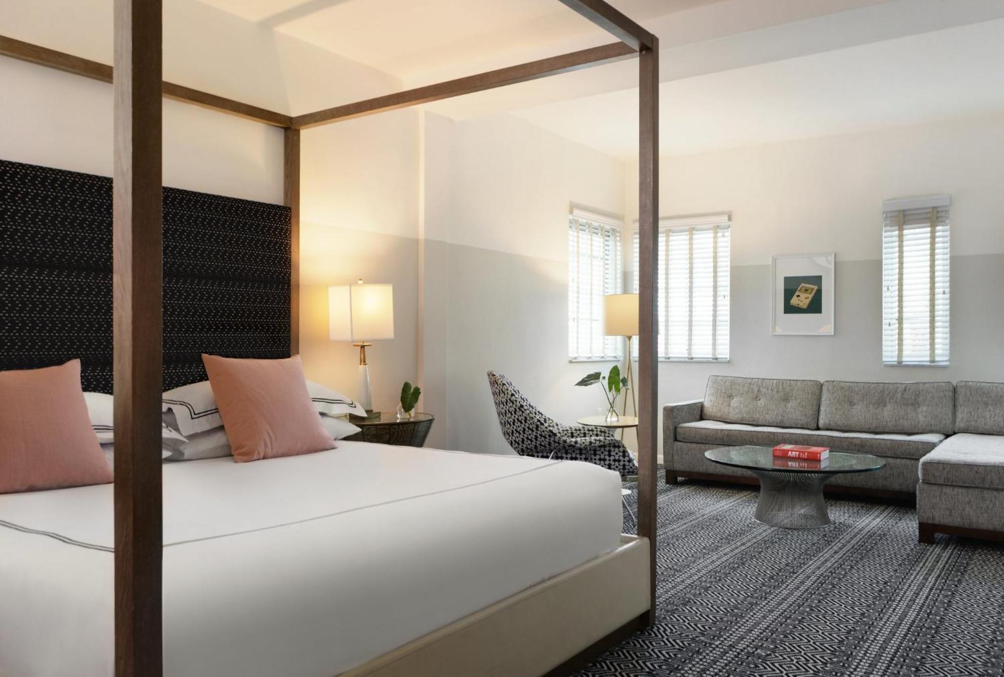 Kimpton Surfcomber Hotel By Ihg Маями Бийч Екстериор снимка