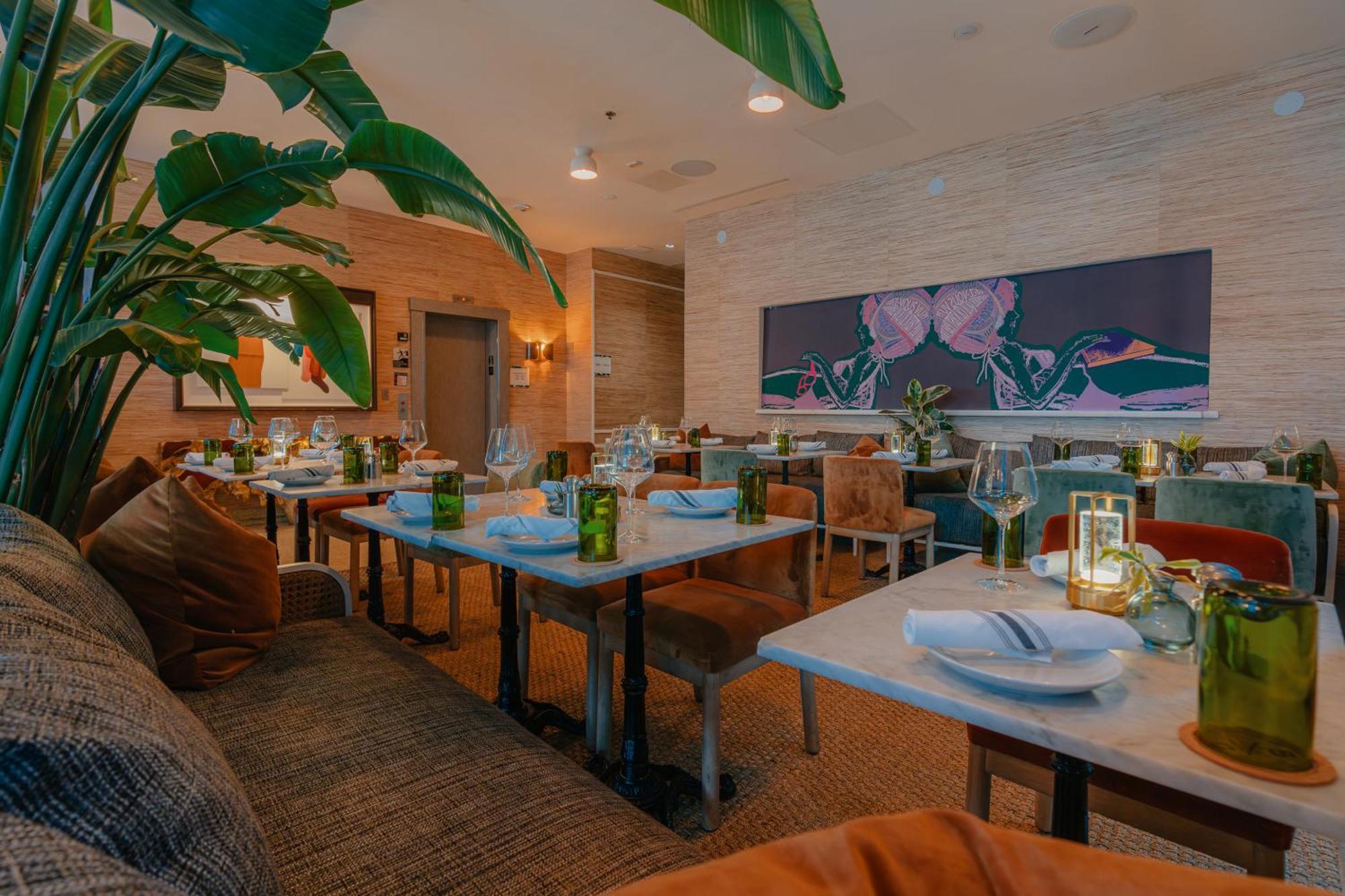 Kimpton Surfcomber Hotel By Ihg Маями Бийч Екстериор снимка