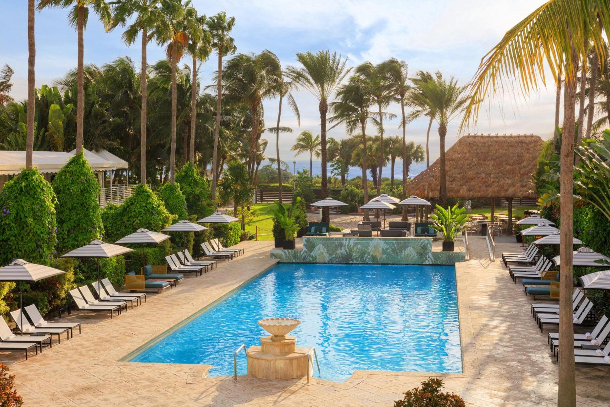 Kimpton Surfcomber Hotel By Ihg Маями Бийч Екстериор снимка