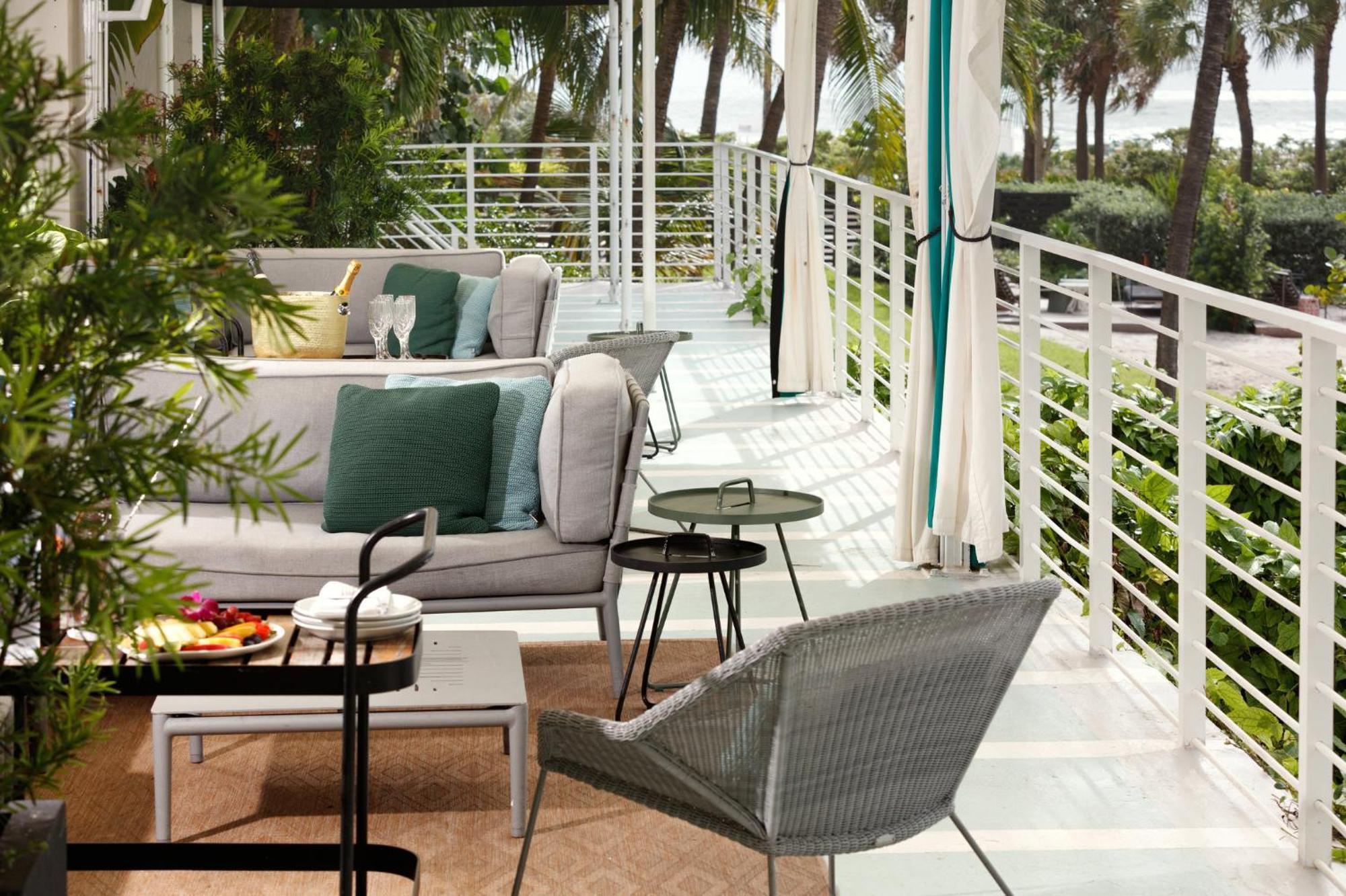 Kimpton Surfcomber Hotel By Ihg Маями Бийч Екстериор снимка