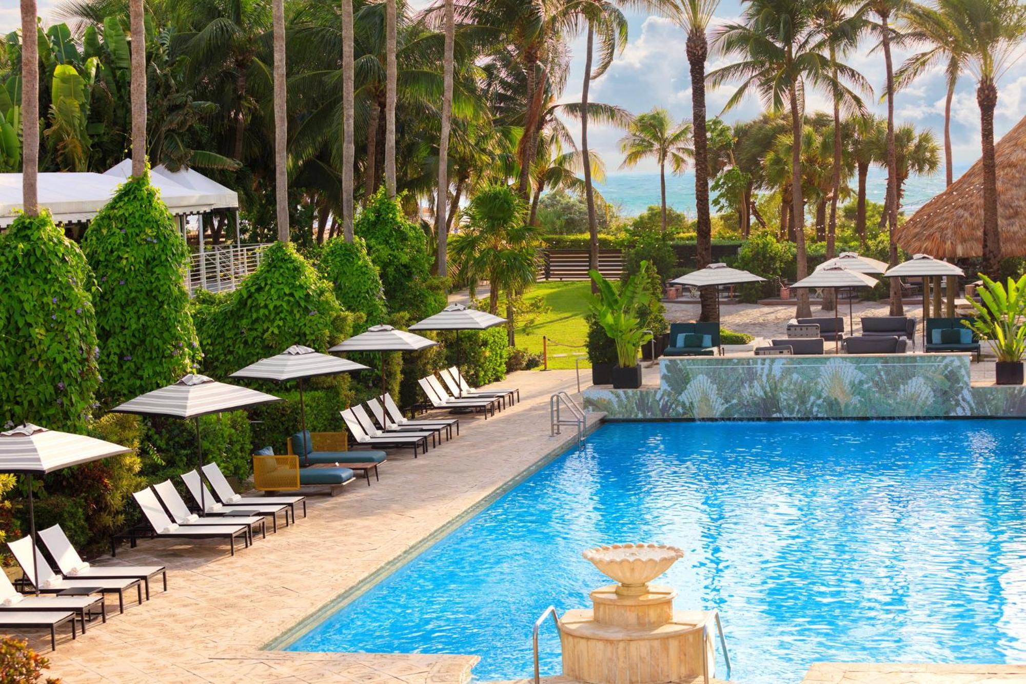 Kimpton Surfcomber Hotel By Ihg Маями Бийч Екстериор снимка