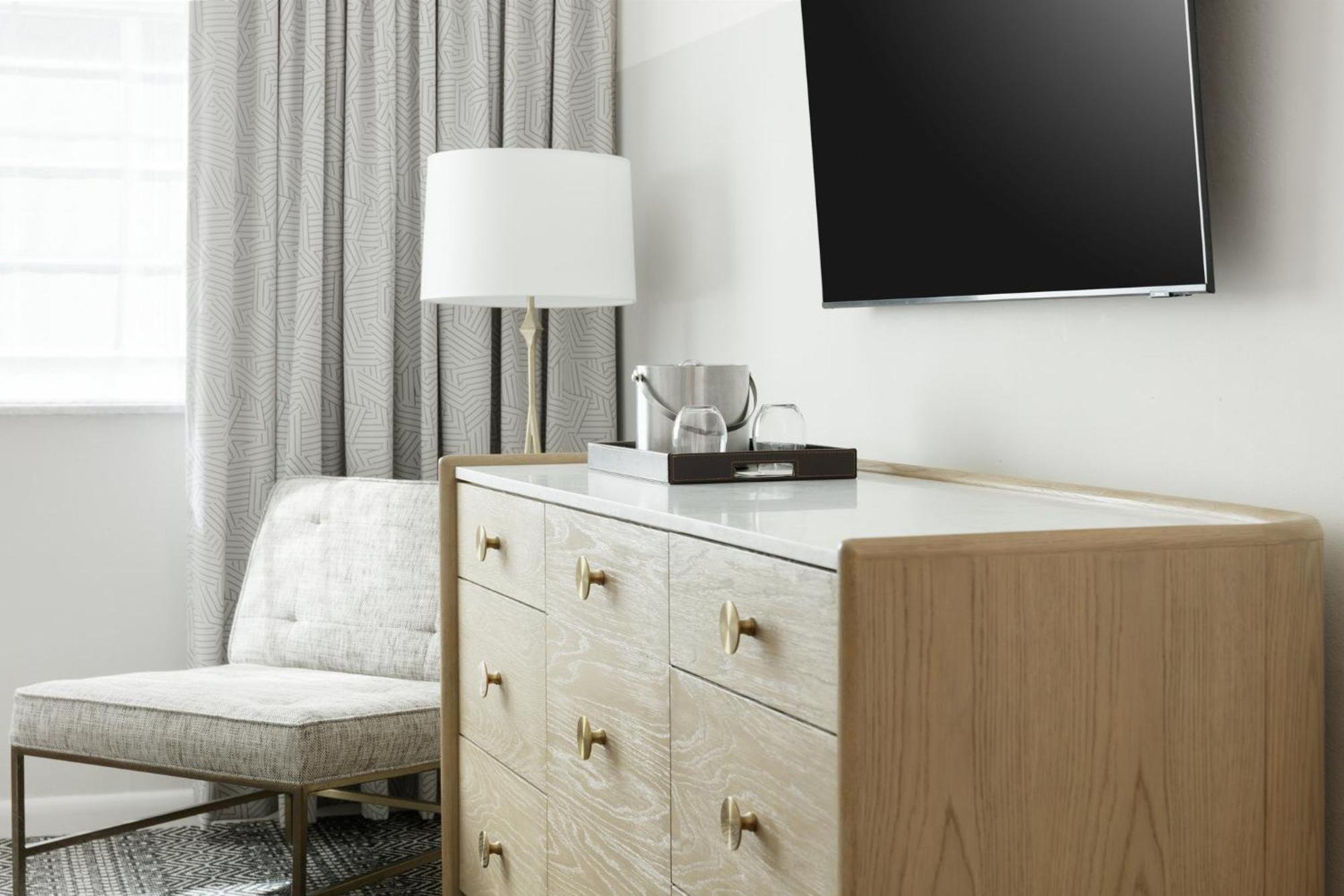 Kimpton Surfcomber Hotel By Ihg Маями Бийч Екстериор снимка