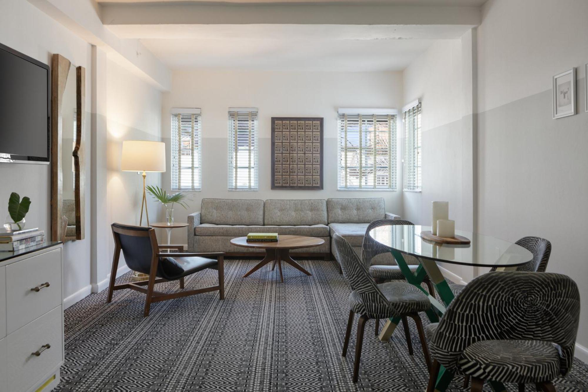 Kimpton Surfcomber Hotel By Ihg Маями Бийч Екстериор снимка